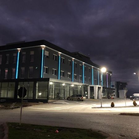 Kubi Hotel Struga Buitenkant foto