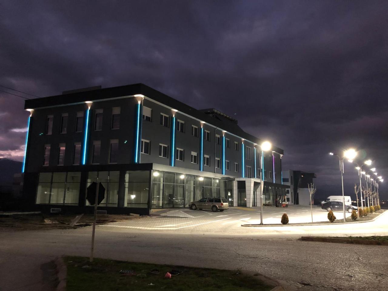 Kubi Hotel Struga Buitenkant foto