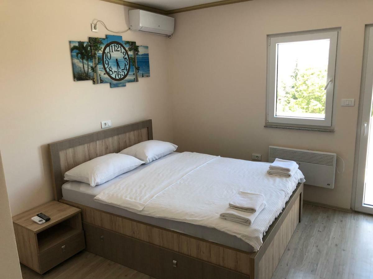 Kubi Hotel Struga Buitenkant foto