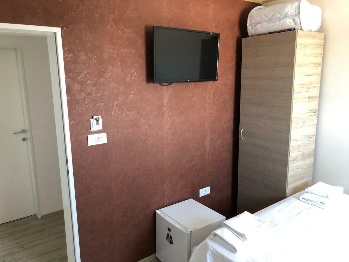 Kubi Hotel Struga Buitenkant foto