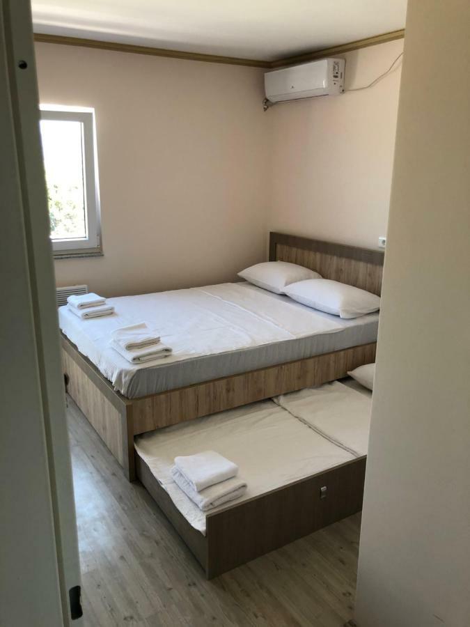 Kubi Hotel Struga Buitenkant foto