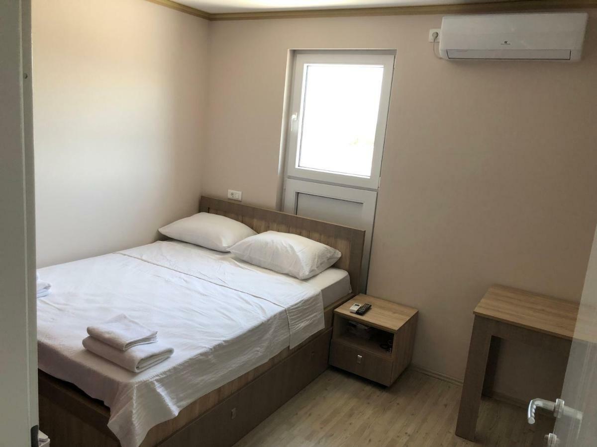 Kubi Hotel Struga Buitenkant foto