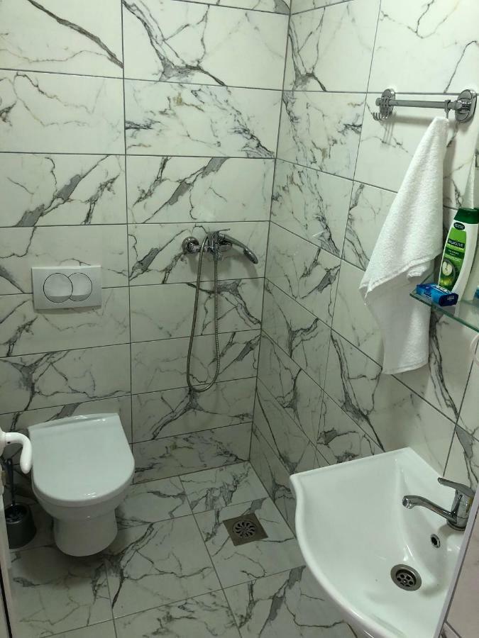 Kubi Hotel Struga Buitenkant foto